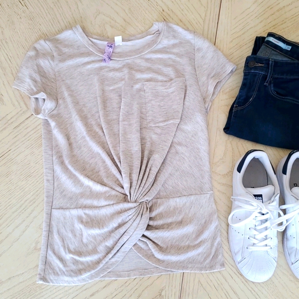 🆕️ francescas knot front pocket tee